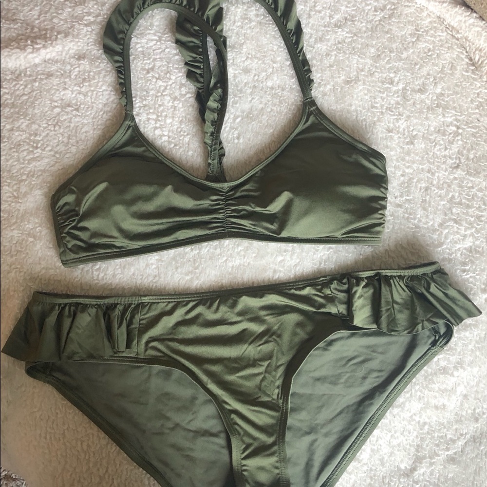 Aerie  green ruffled Bikini 👙